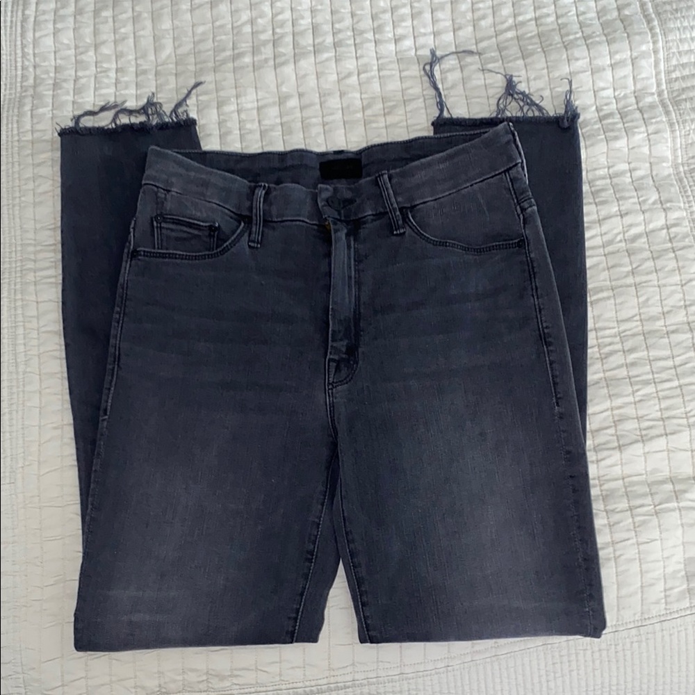 MOTHER Gray Ankle Cropped Jeans with Modern Fit